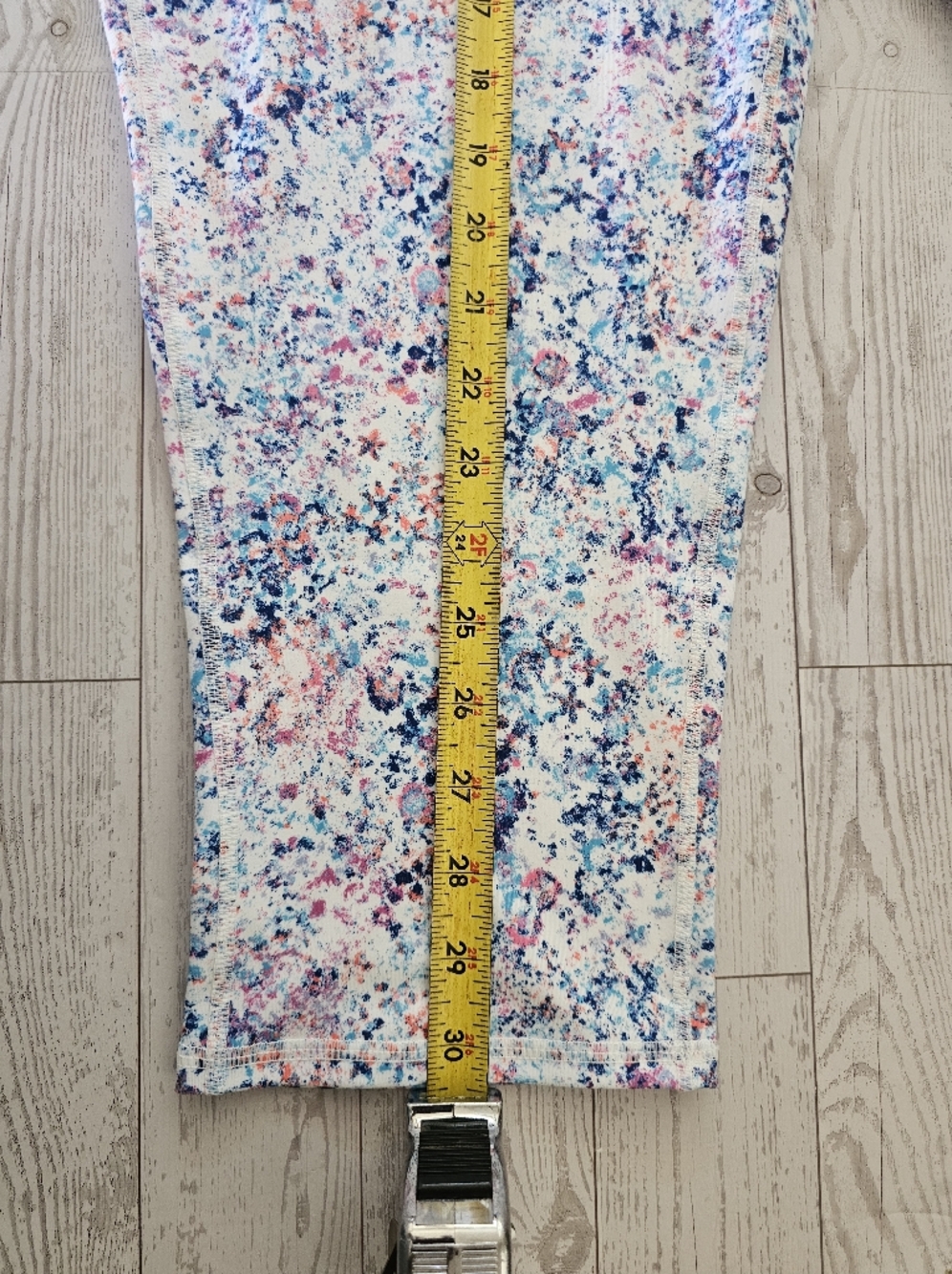 GAP Capri Leggings XL White Heather Multicolor Print Adjustable Waist NWT - Picture 8 of 8